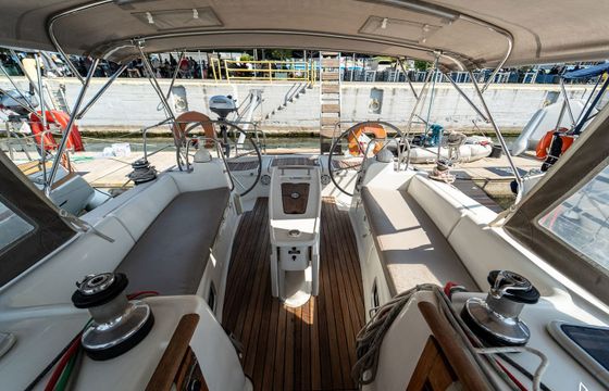 Beneteau Oceanis 43
