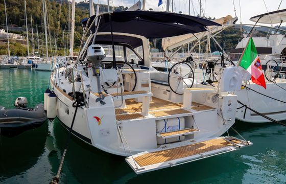 Beneteau Oceanis 38.1
