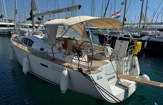 Beneteau Oceanis 43
