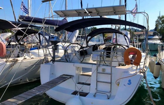 Beneteau Oceanis 43