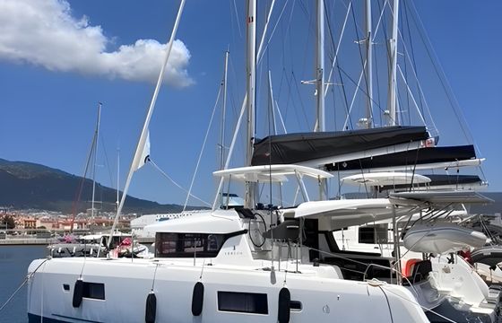 Lagoon 42