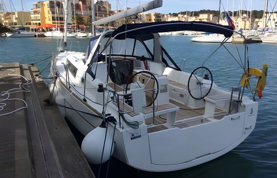 Beneteau Oceanis 38