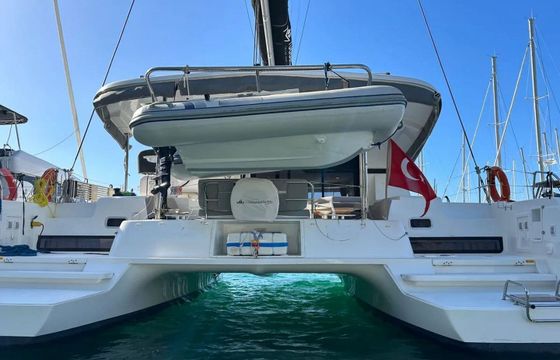 Lagoon 42