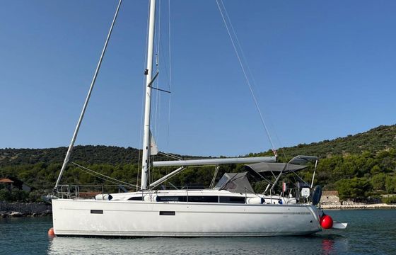 Bavaria 37 Cruiser Style