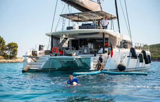 Lagoon 52