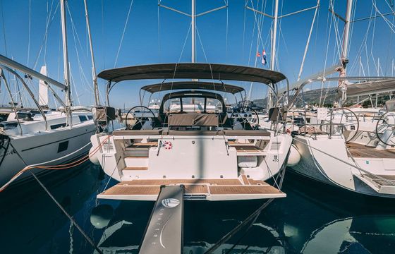 Dufour 470 Owner Layout