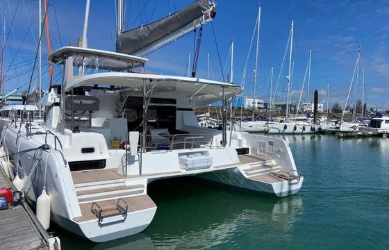Lagoon 42