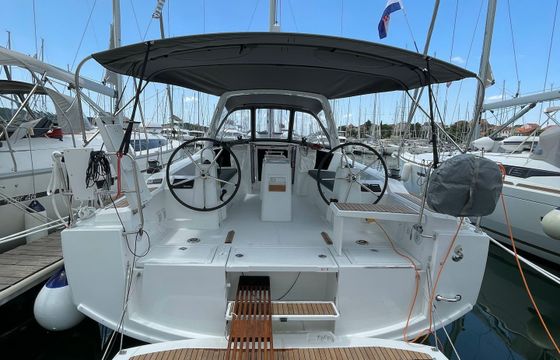 Beneteau Oceanis 38.1