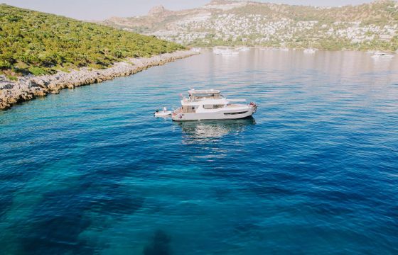 Custom Made Motoryacht