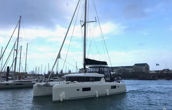 Lagoon 42
