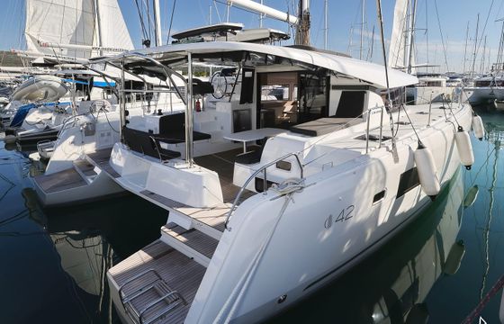 Lagoon 42