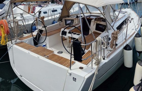 Dufour 360