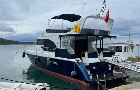 Custom Made Motoryacht