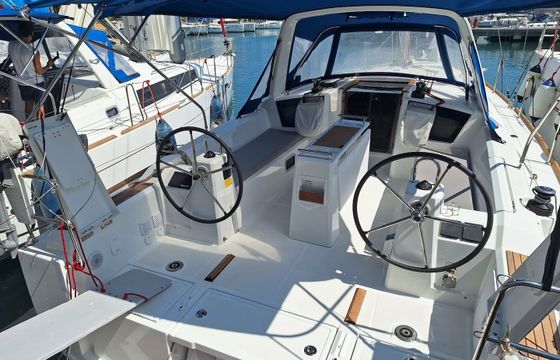 Beneteau Oceanis 38.1
