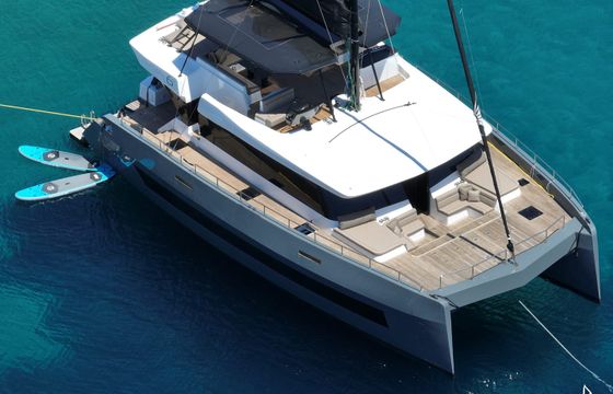 Moon Yacht 60