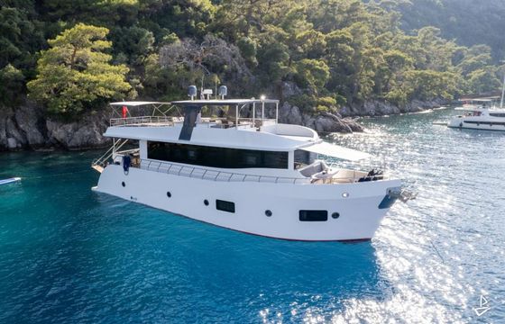 Custom Made Motoryacht