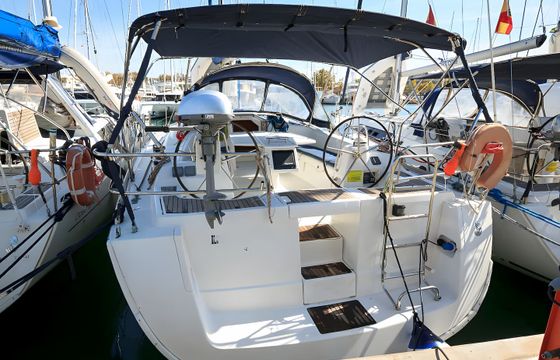 Beneteau Oceanis 43