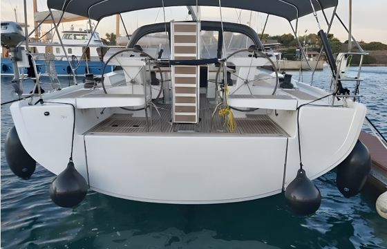 Hanse 548