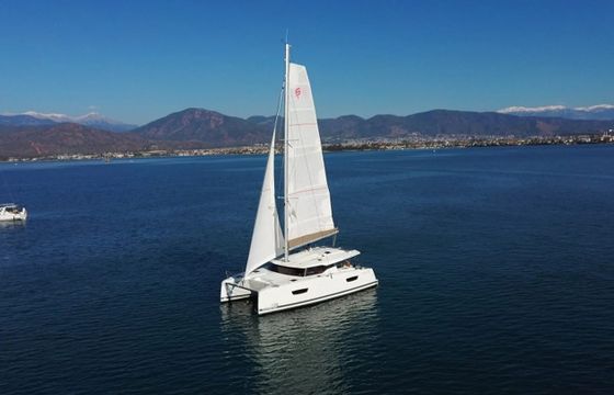 Fountaine Pajot Astrea 42