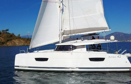 Fountaine Pajot Astrea 42
