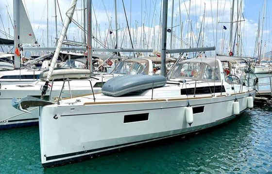 Beneteau Oceanis 38.1