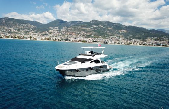 Custom Made Motoryacht