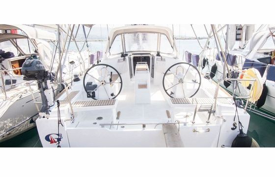 Beneteau Oceanis 38.1