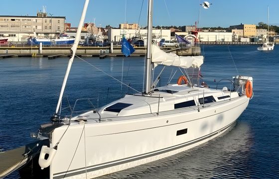 Hanse 348
