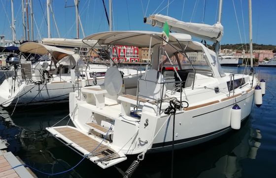 Beneteau Oceanis 35.1