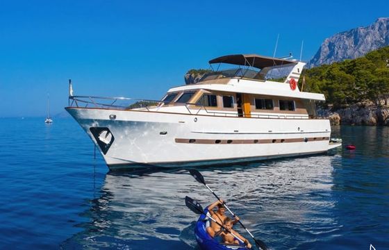 Custom Made Motoryacht