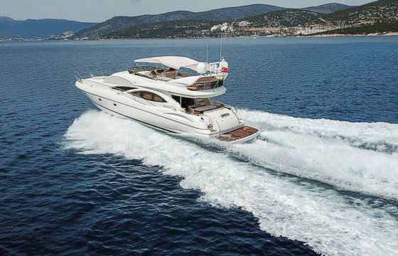 Sunseeker 82 Yacht