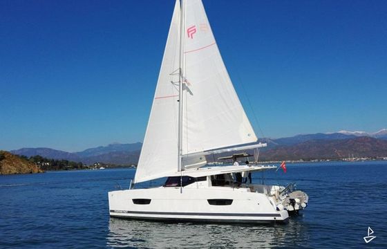Fountaine Pajot Lucia 40