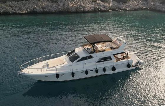 Ferretti Yachts Altura 52