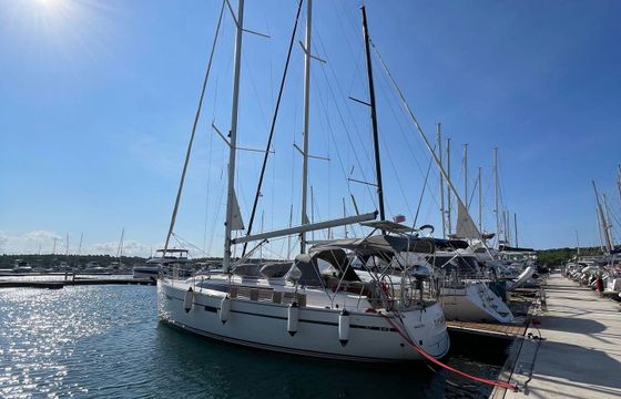 Bavaria 37