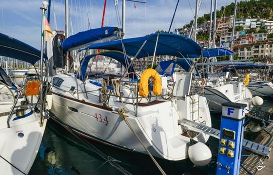 Beneteau Oceanis 43