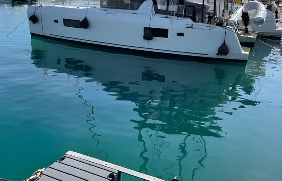 Lagoon 42