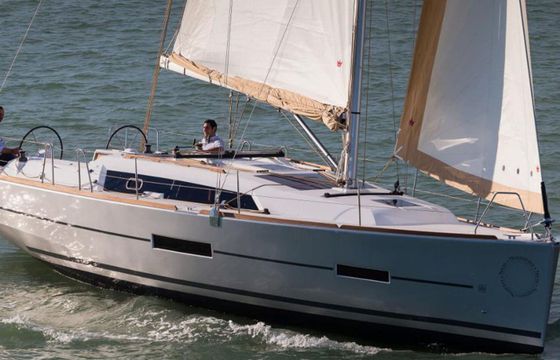 Dufour 382