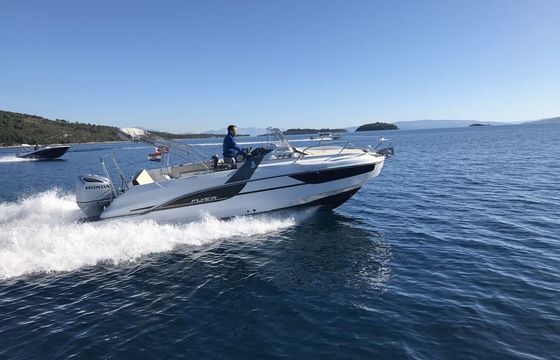 Beneteau Flyer 7.7. Sundeck
