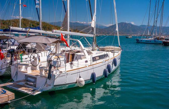 Beneteau Oceanis 38.1