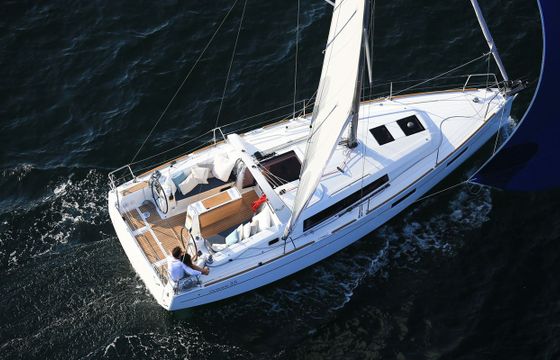 Beneteau Oceanis 35