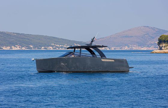 Colnago Marine Cabin 35