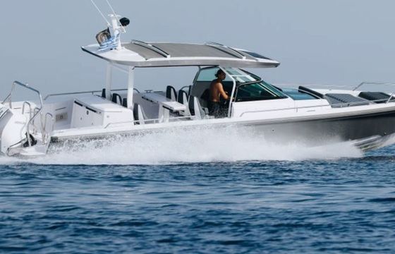 Axopar 37’ Sun-Top
