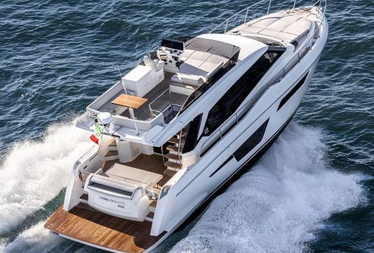 Ferretti 500