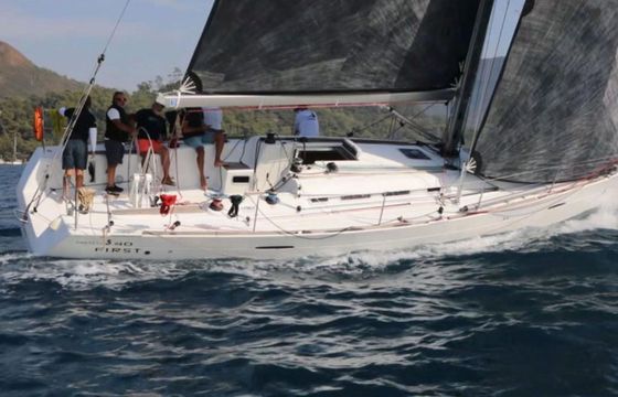 Beneteau First 40