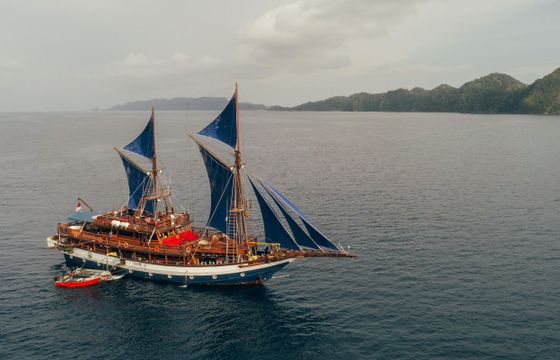 Traditional Phinisi (Schooner)