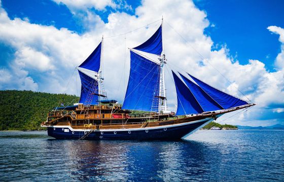Traditional Phinisi (schooner)