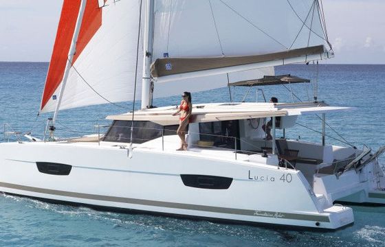 Fountaine Pajot Lucia 40