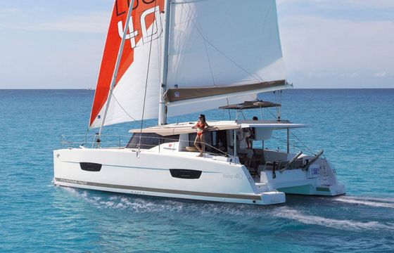 Fountaine Pajot Lucia 40