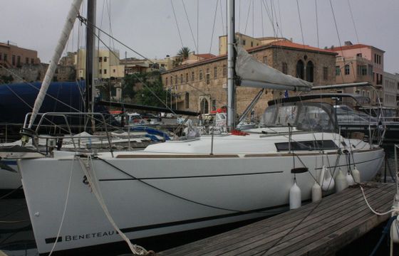 Beneteau Oceanis 37