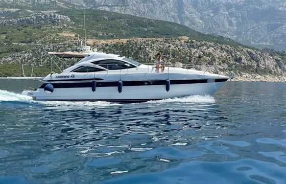 Pershing 43